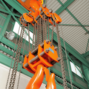 Manual chain hoists